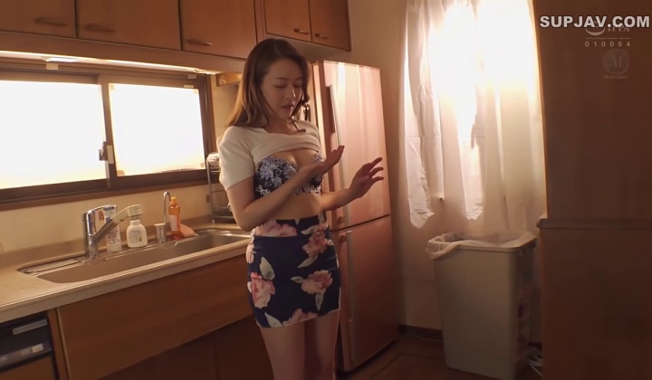 JUR-641 Stepmom Desires While Husband Away on DGS