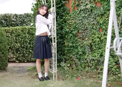 Manko Magazine - Amateur Wife in Uniform Teases with Hitozuma